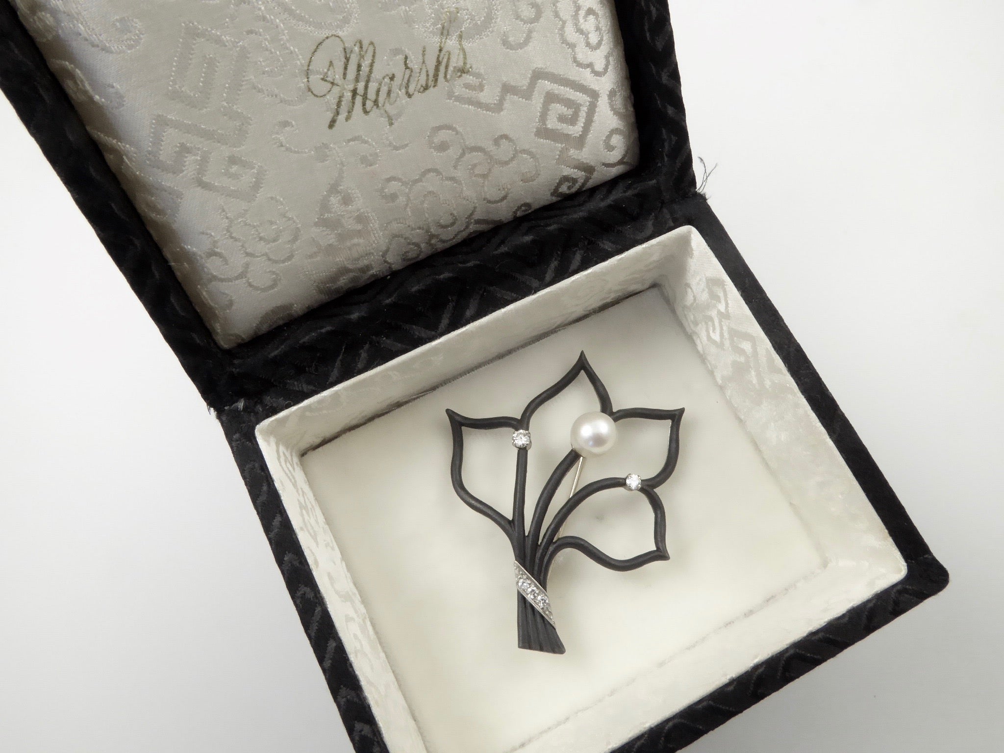 Vintage and Antique Brooches and stickpins – Lisa Kramer Vintage Collection