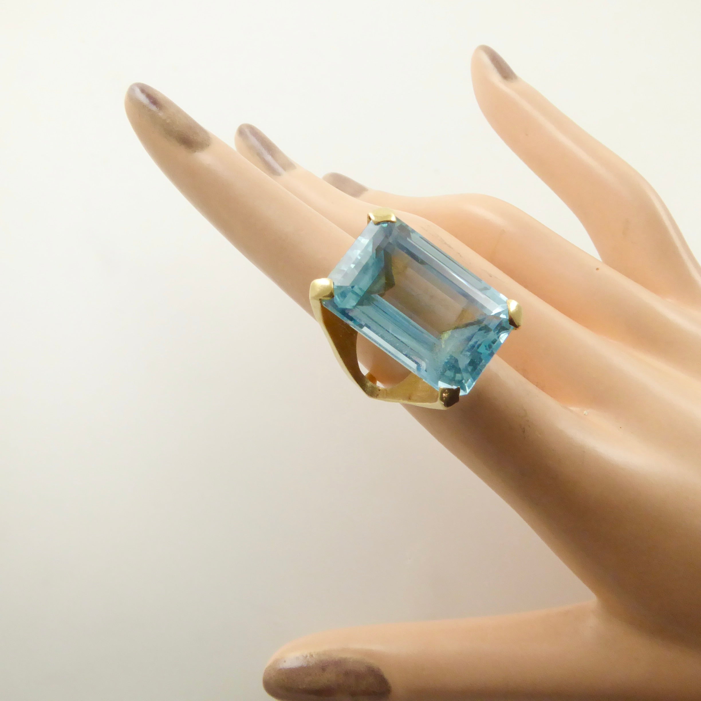 Brutalist Gold and Aquamarine Ring – Lisa Kramer Vintage Collection