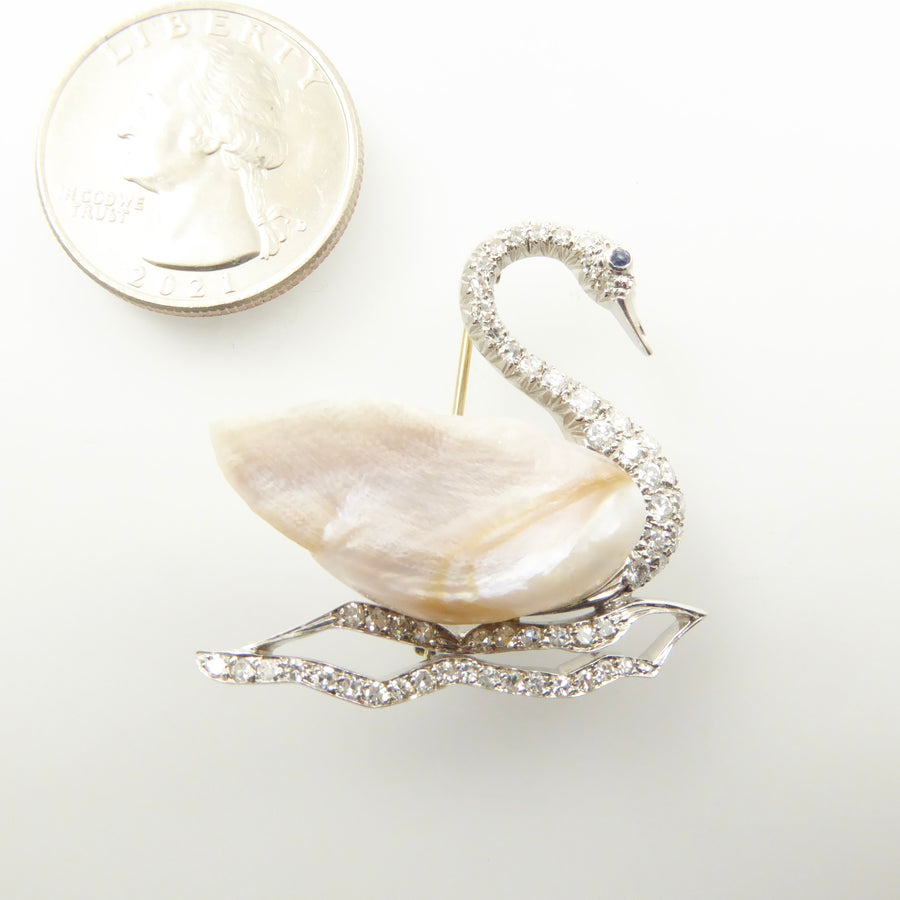 Swan Brooch in 14 Karat White Gold with Diamonds and Pearl