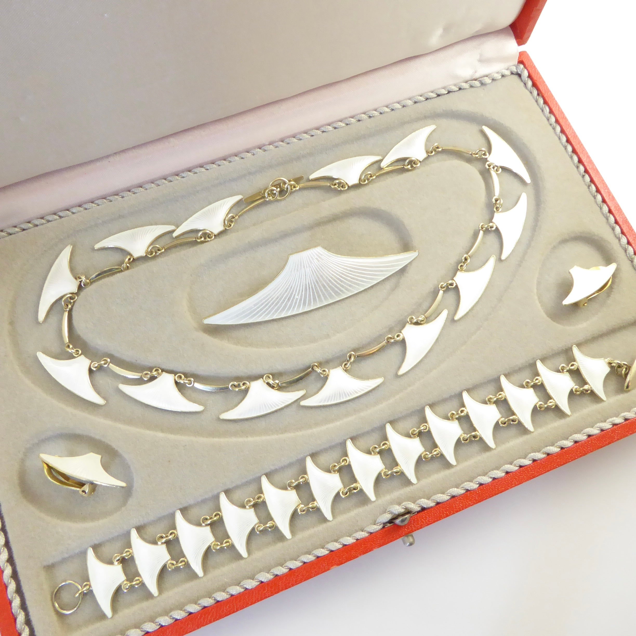 Volmer Bahner Boxed Set of Jewelry – Lisa Kramer Vintage Collection