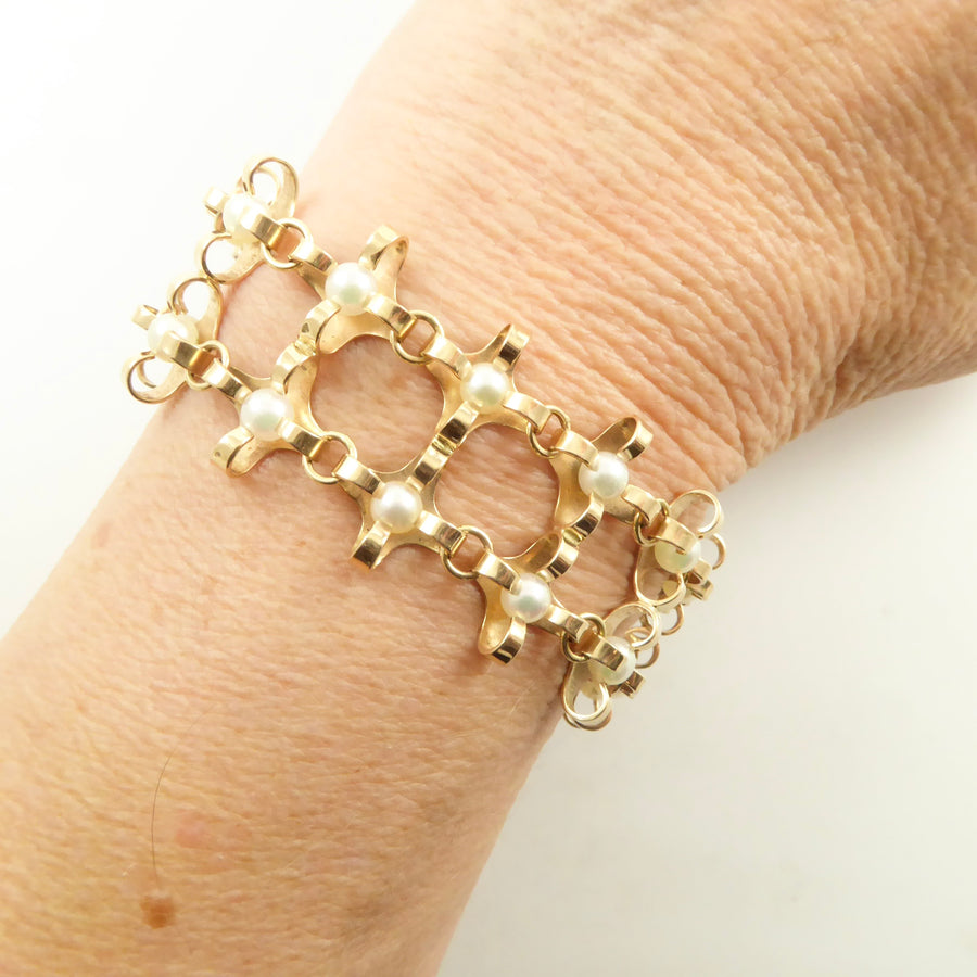 Kupittaan Kulta Gold and Pearl Bracelet