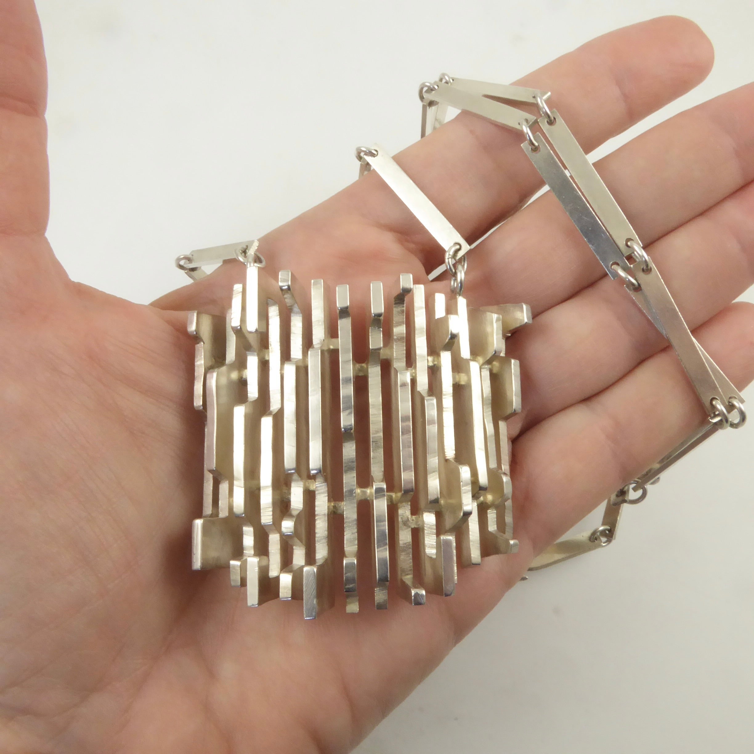 『北欧・銀の詩人』Rey Urban、純銀925S・蝶ネックタイ・フリーサイズ Rey Urban Silver Necklace – Lisa Kramer Vintage Collection