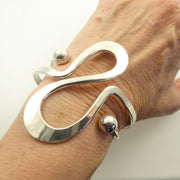 Anna Greta Eker Curves Bracelet